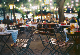 Frank Bauer - Biergarten München