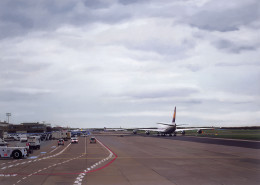 Frank Bauer - Flughafen (FRA, Dämmerung)