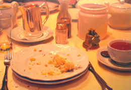 Frank Bauer - Hotelfrühstück mit Zimmerschlüssel