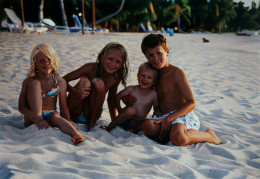 Frank Bauer - Kinder am Strand